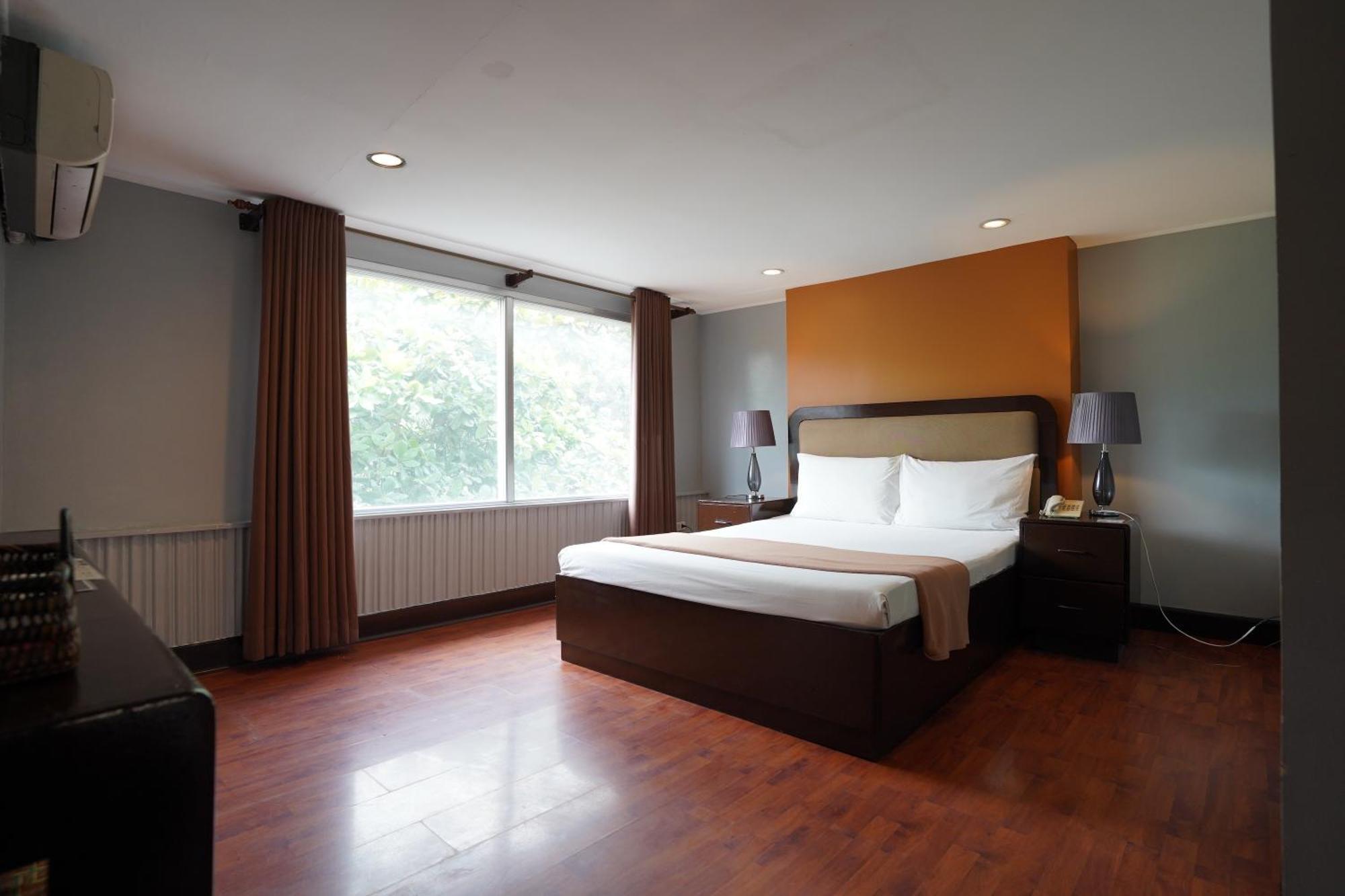 Arzo Hotel Manila Exterior photo