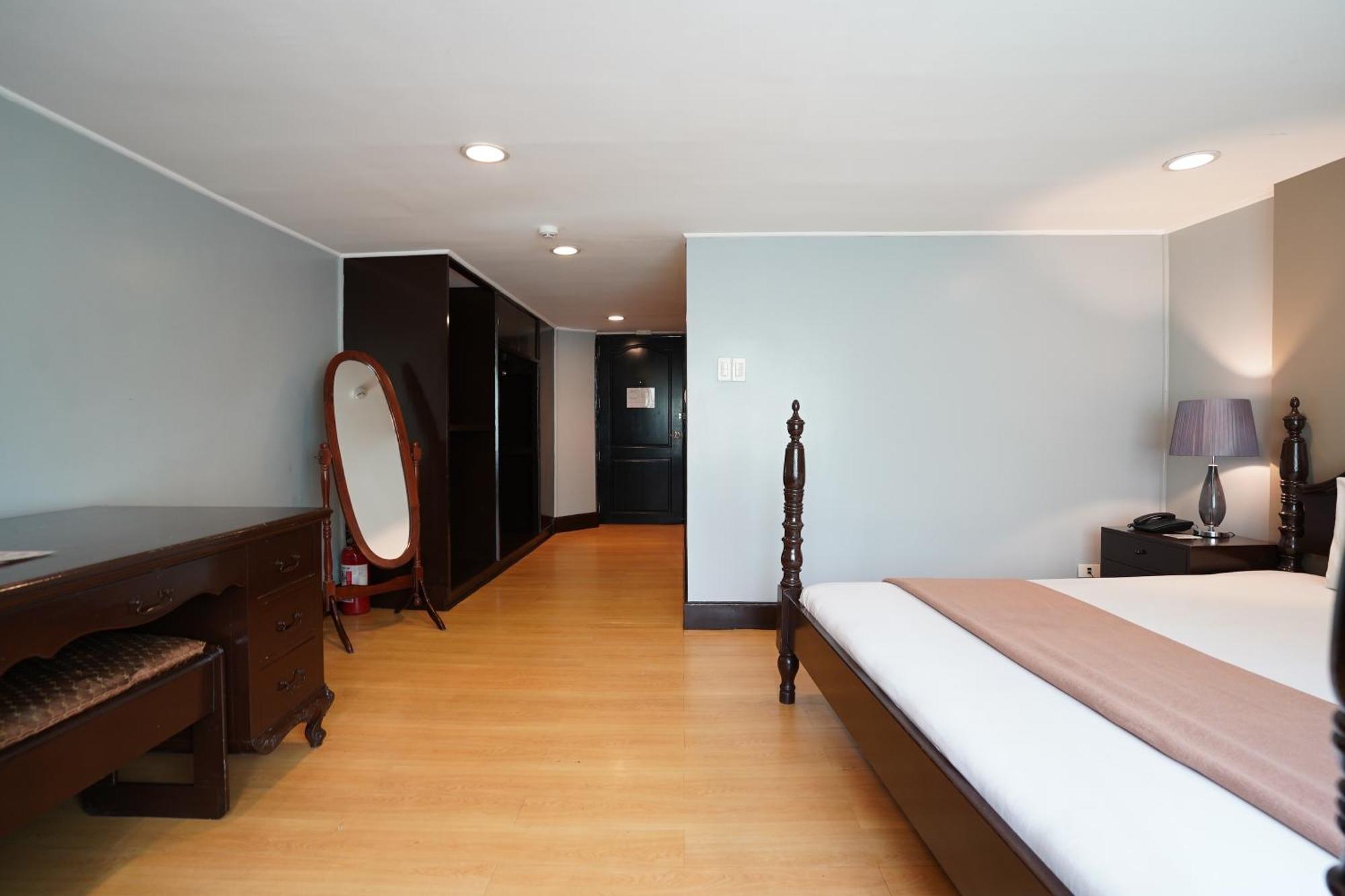 Arzo Hotel Manila Exterior photo