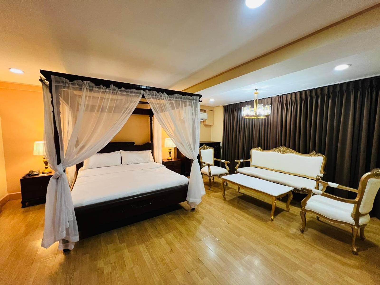 Arzo Hotel Manila Exterior photo
