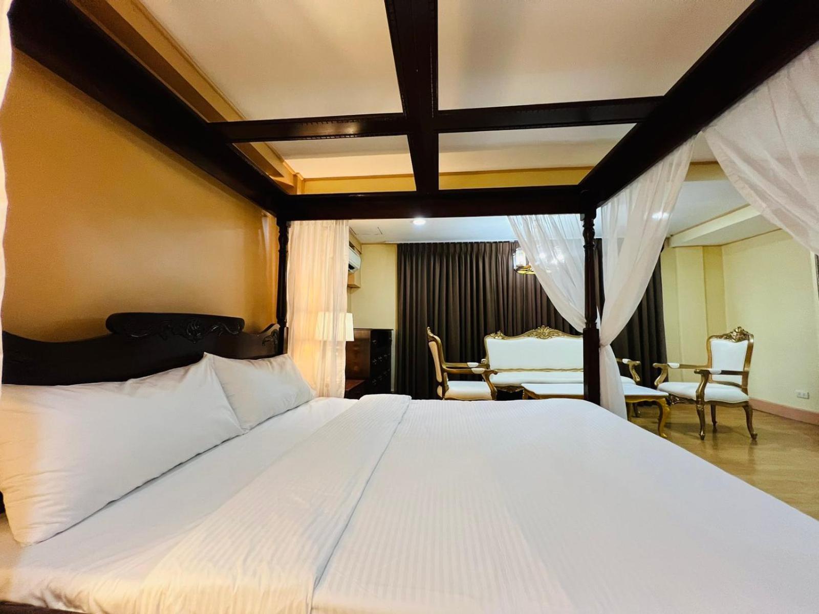 Arzo Hotel Manila Exterior photo